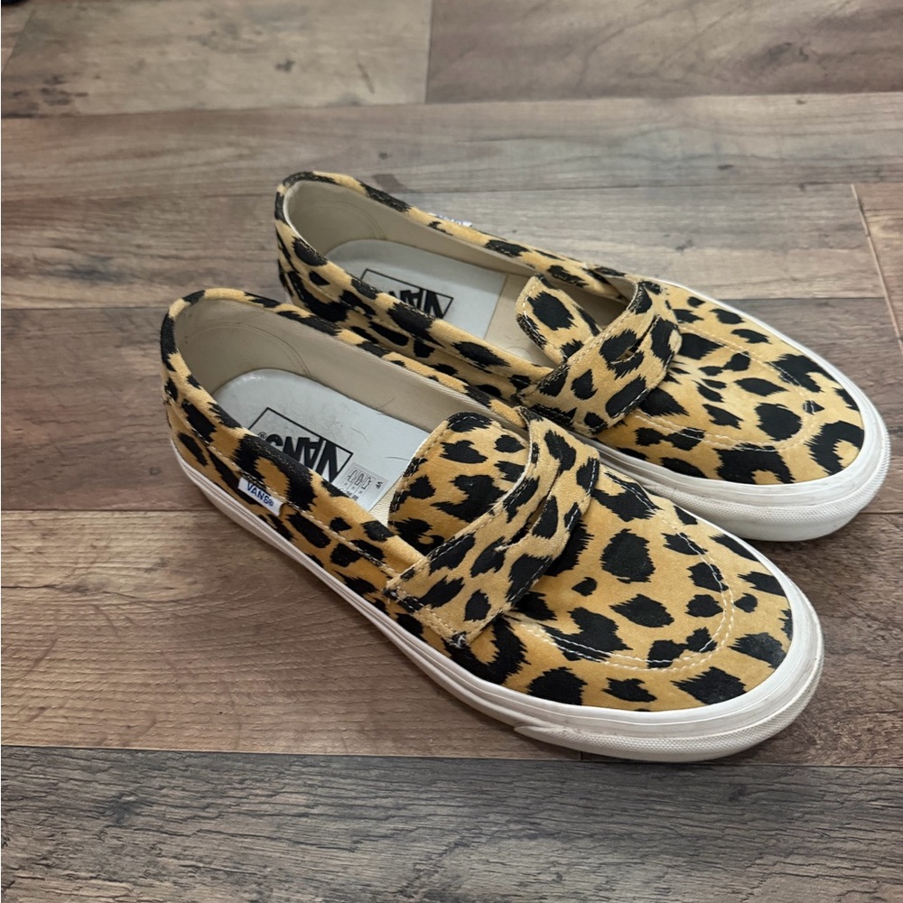 Vans Women’s Slip-On Sneakers in Leopard Print Yellow and Black - 10
